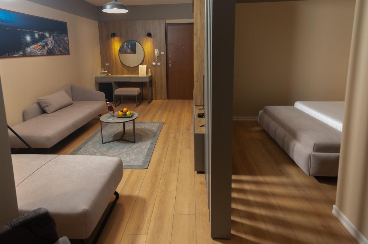 Porta Apartament Vlorë Esterno foto