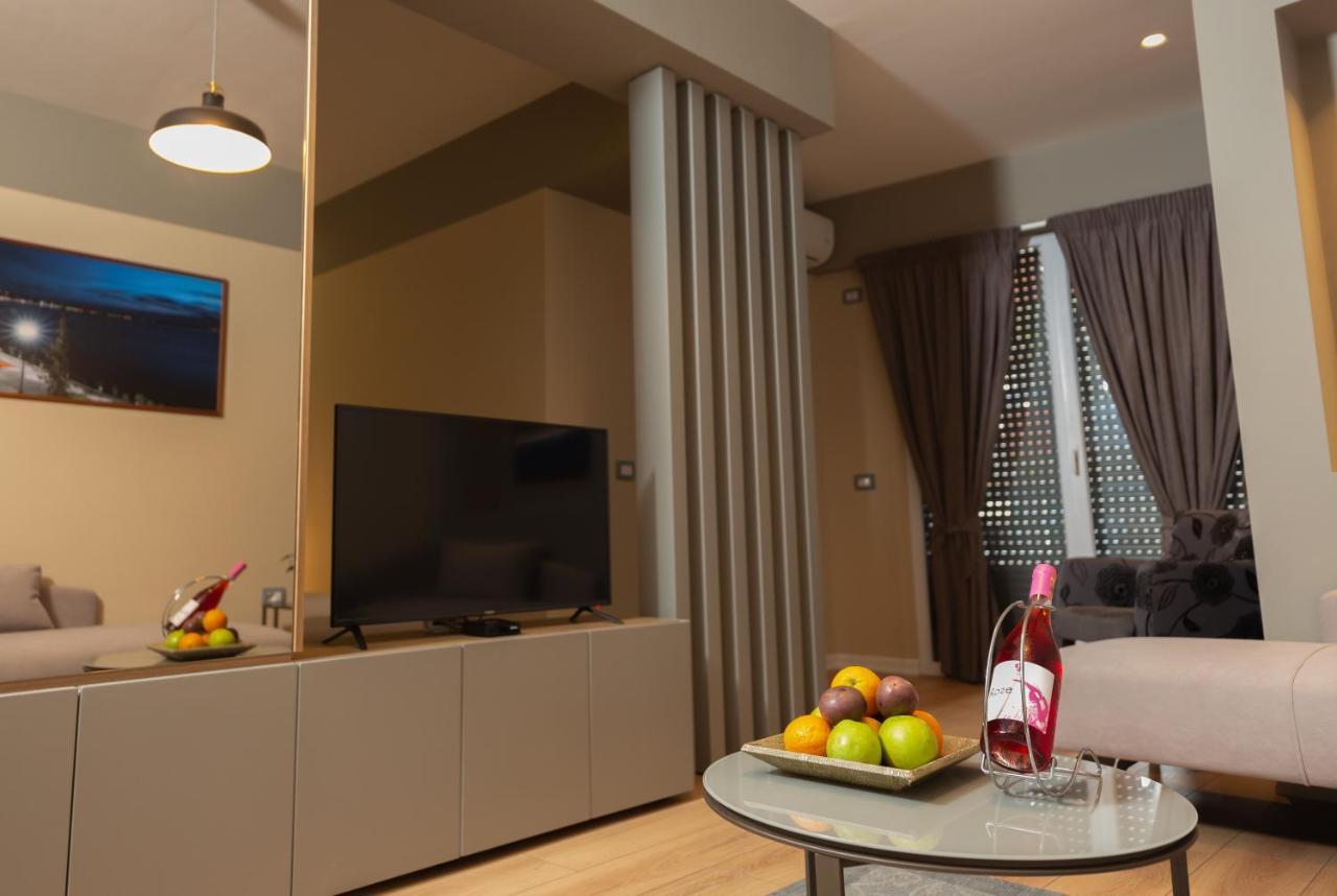Porta Apartament Vlorë Esterno foto