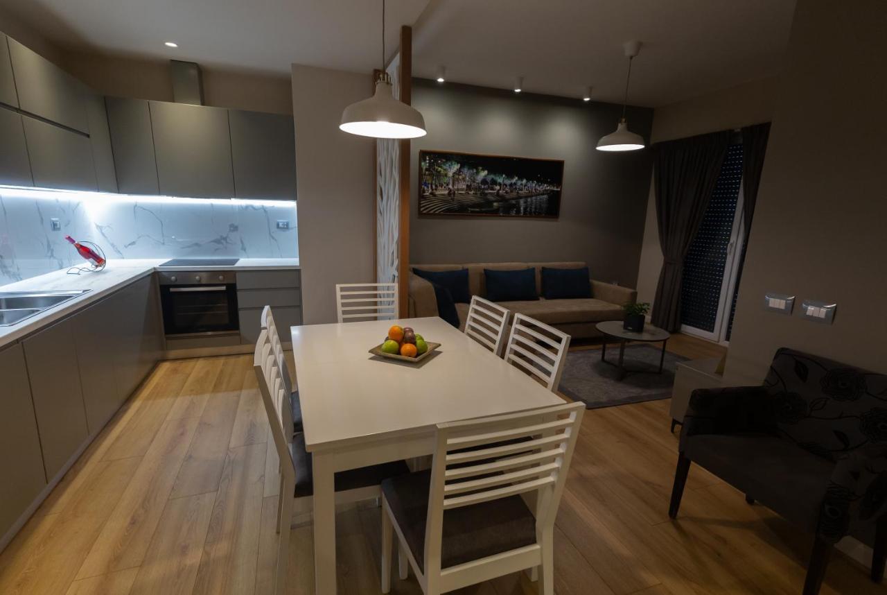 Porta Apartament Vlorë Esterno foto